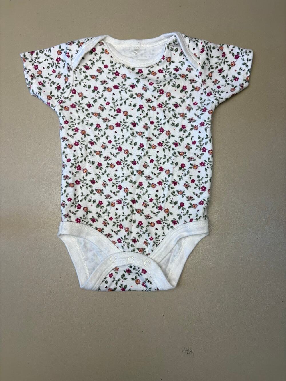 Baby Girl Floral Bodysuit 6-9M Dreamgro Short Sleeve Pink Green Flowers EUC